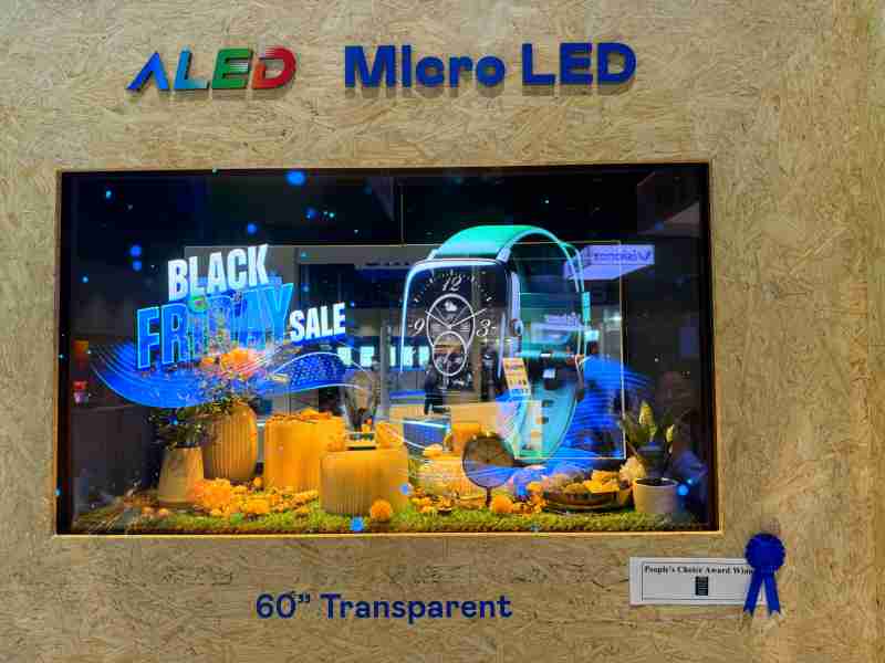 彩霸王60吋高透明度Micro LED显示器获”最佳Micro LED技术应用奖”，，，，将Micro LED面板透明化之设计特性极致发挥，，，，以可扩展性无缝拼接技术打造，，，，具备600 nits全画面亮度、、、大于60%穿透率及超过NTSC 110%的优异广色域表现，，可依需求灵活应用于各种场域